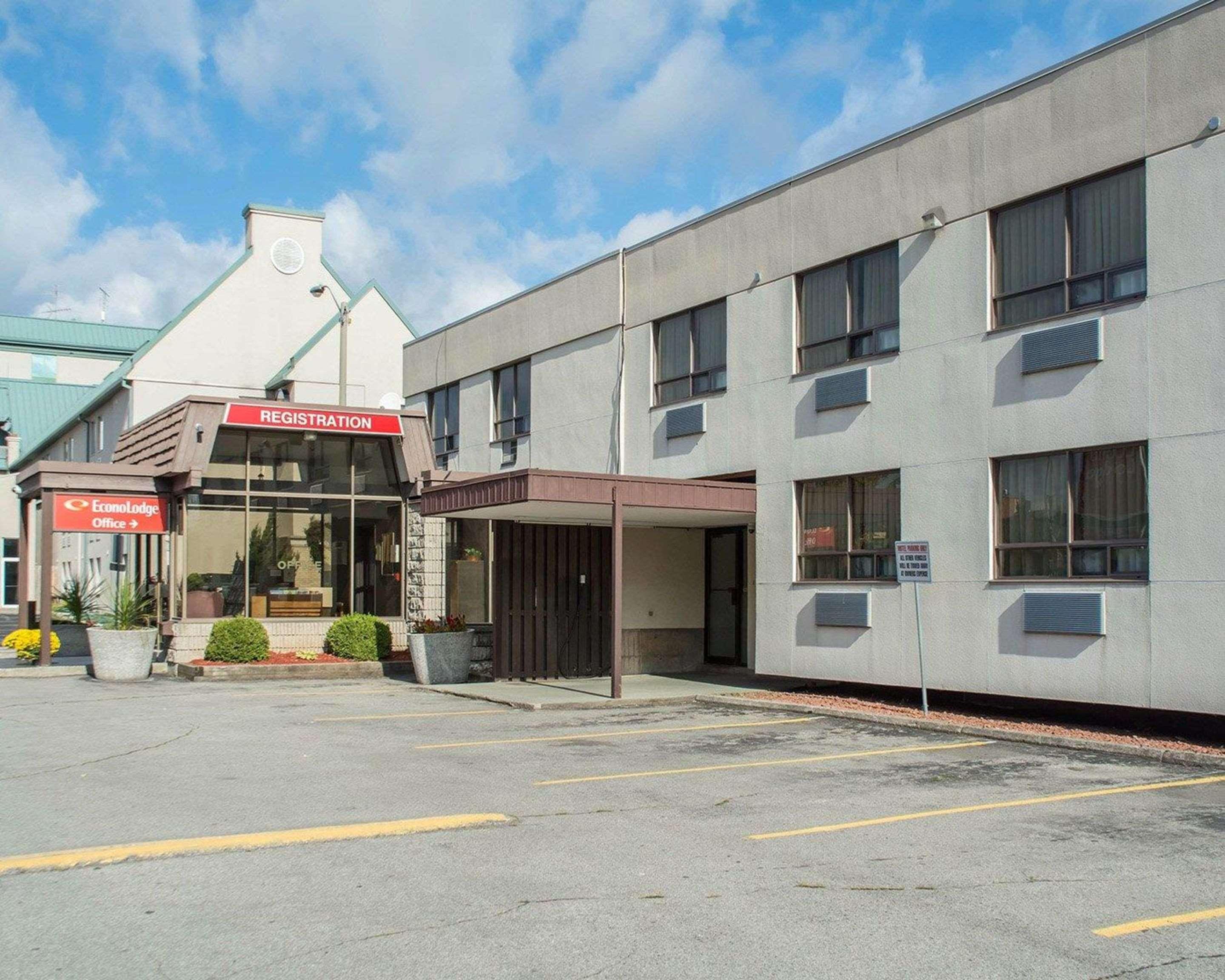 Econo Lodge By The Falls Niagara-Fälle Exterior foto